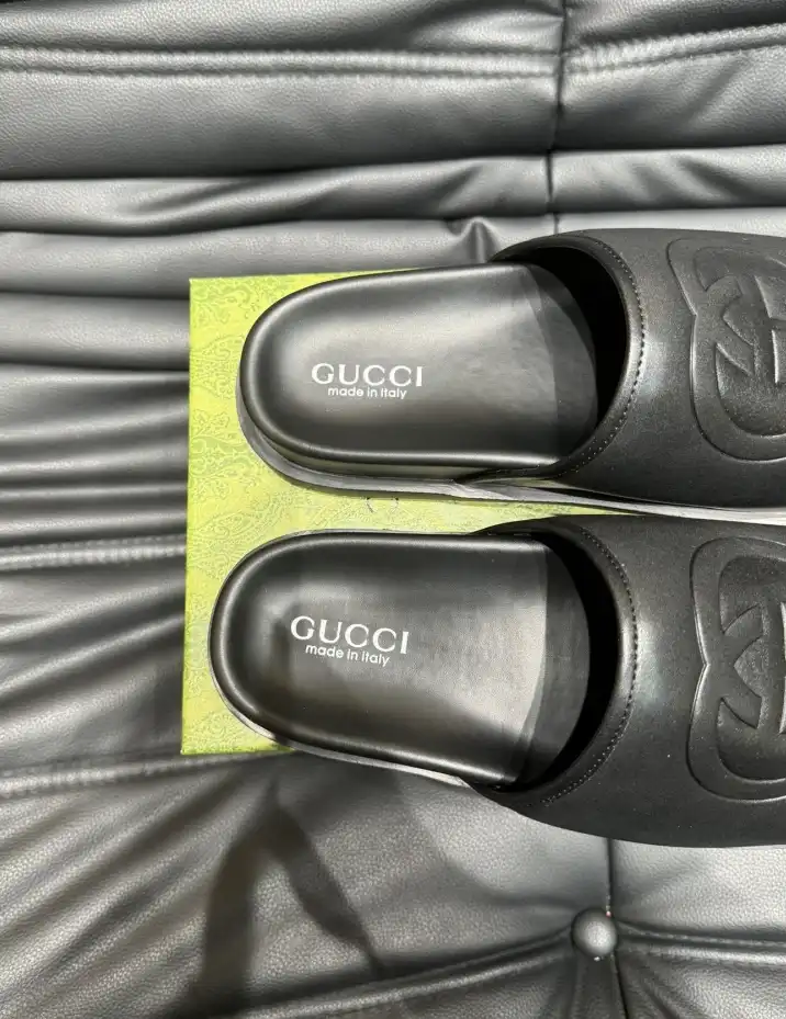 hype Gucci Slippers