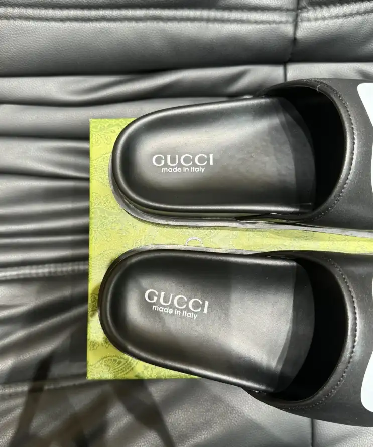 hype Gucci Slippers