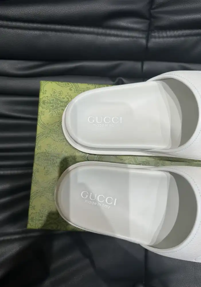 hype Gucci Slippers