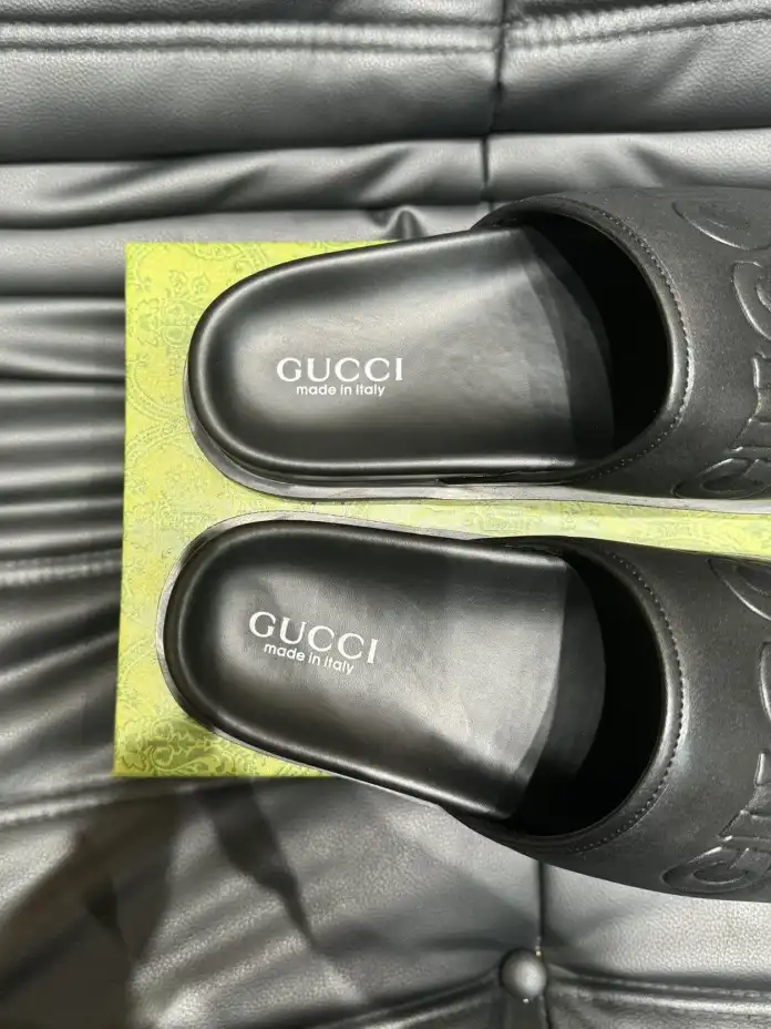 hype Gucci Slippers