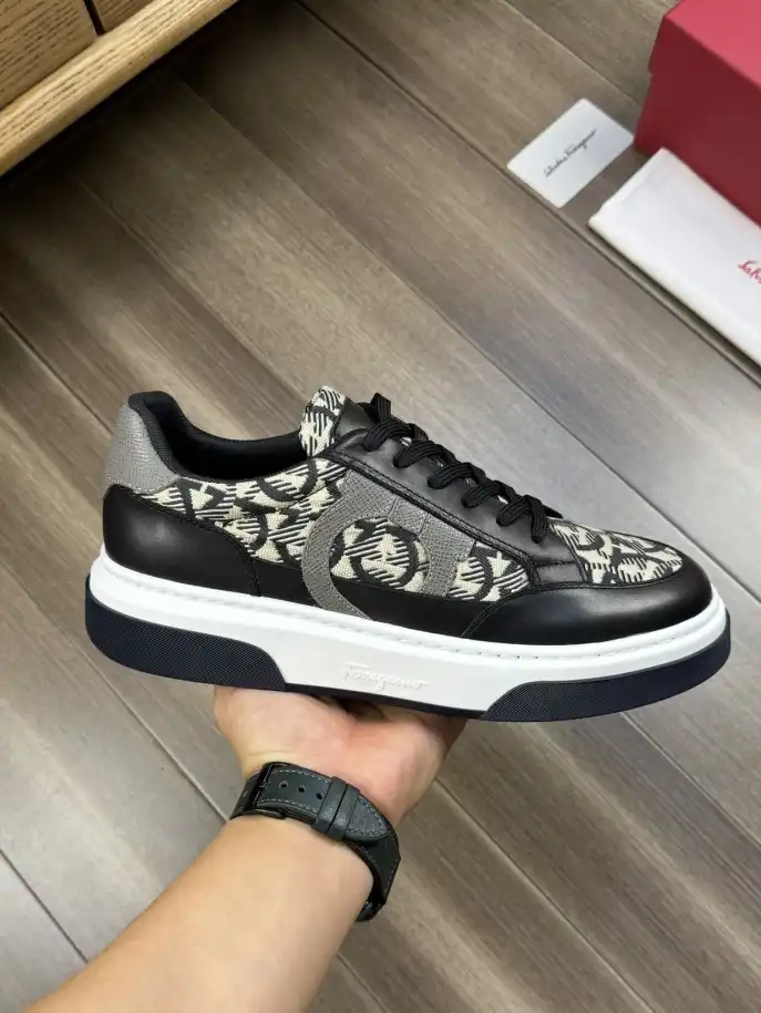 hype Ferragamo Sneakers