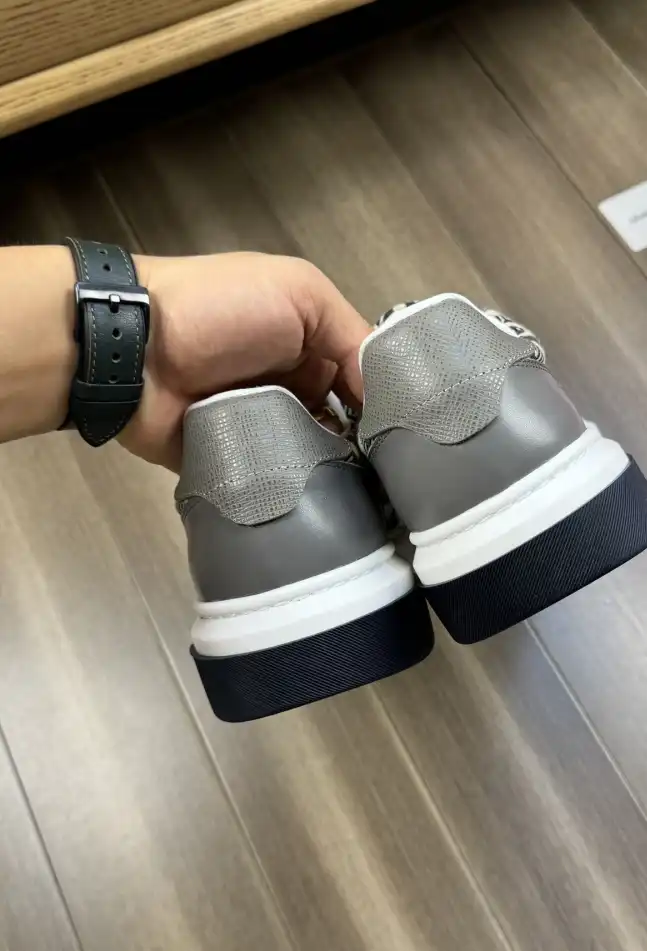 hype Ferragamo Sneakers