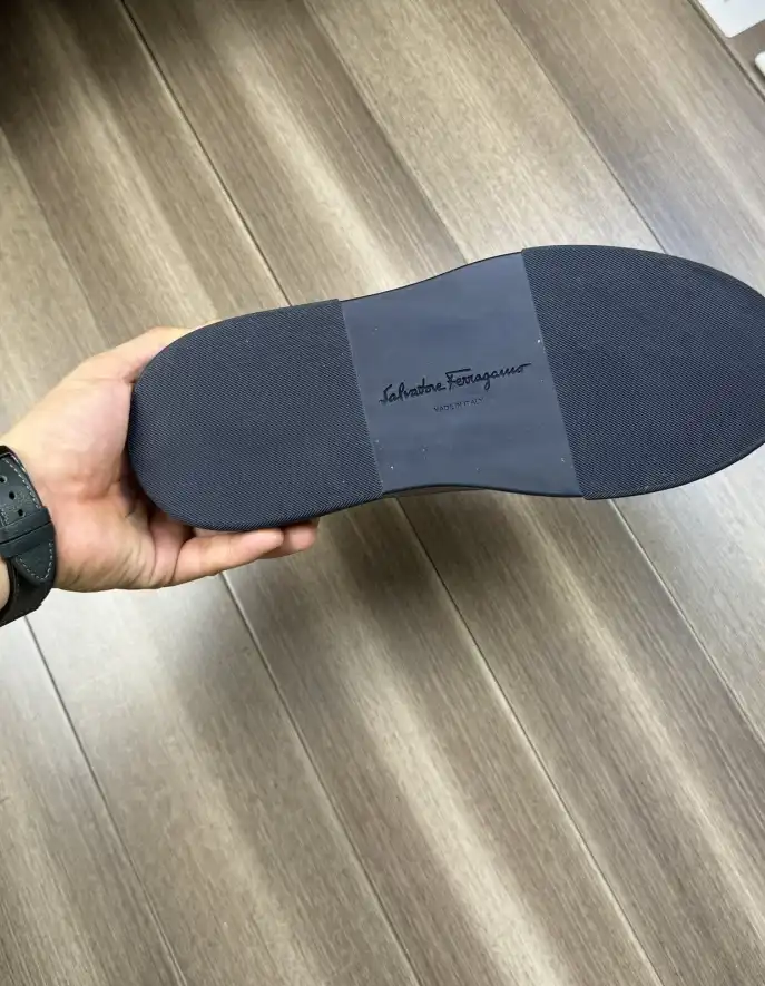 hype Ferragamo Sneakers