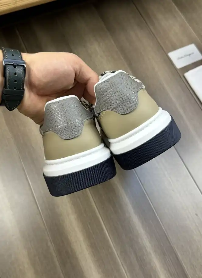 hype Ferragamo Sneakers