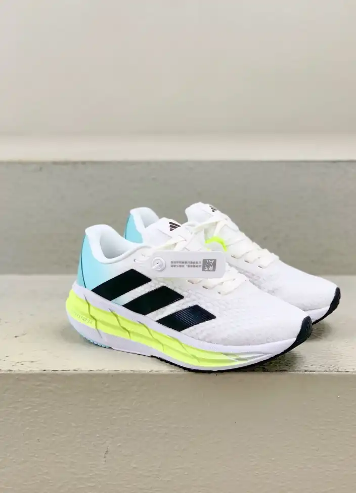 hype Adidas Sneakers