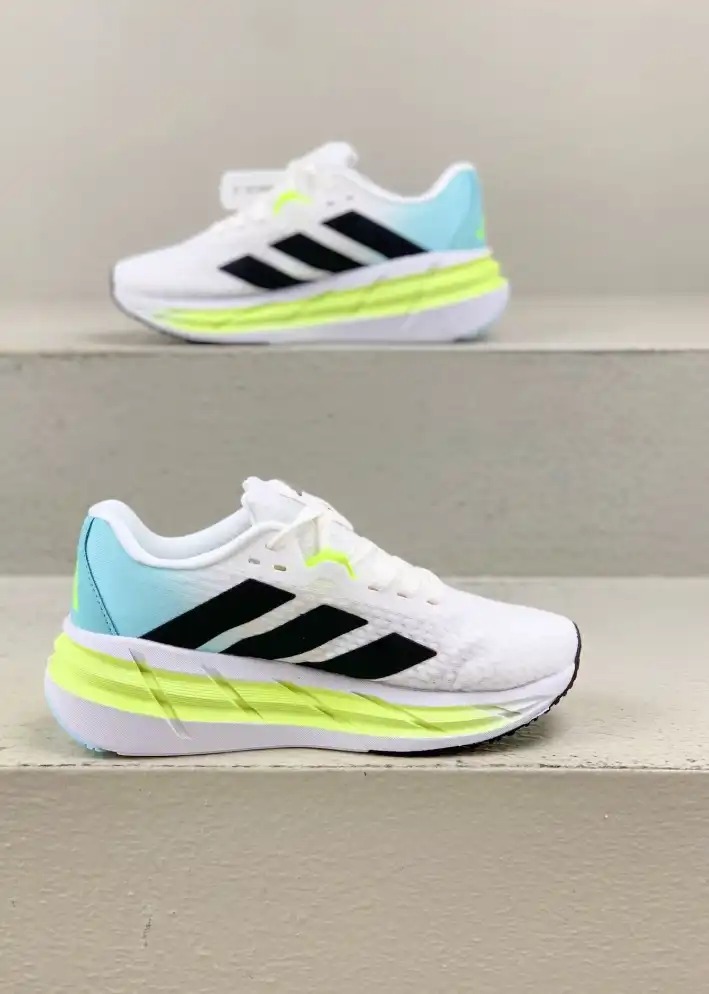 hype Adidas Sneakers