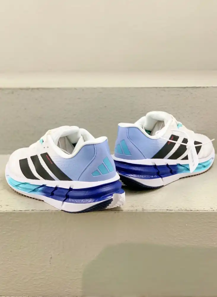 hype Adidas Sneakers