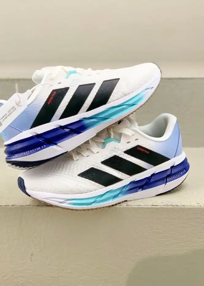 hype Adidas Sneakers