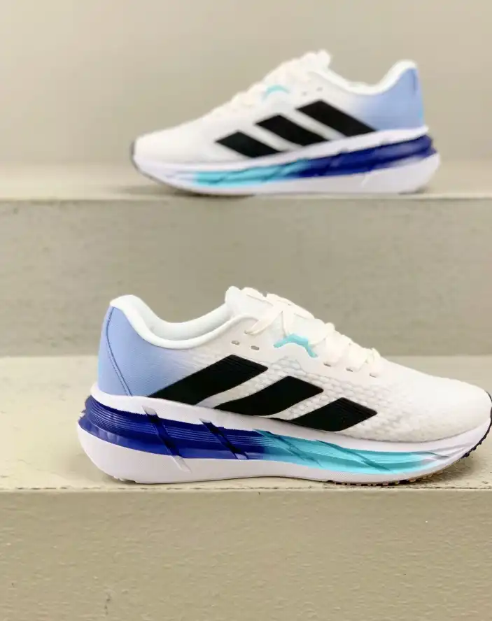 hype Adidas Sneakers