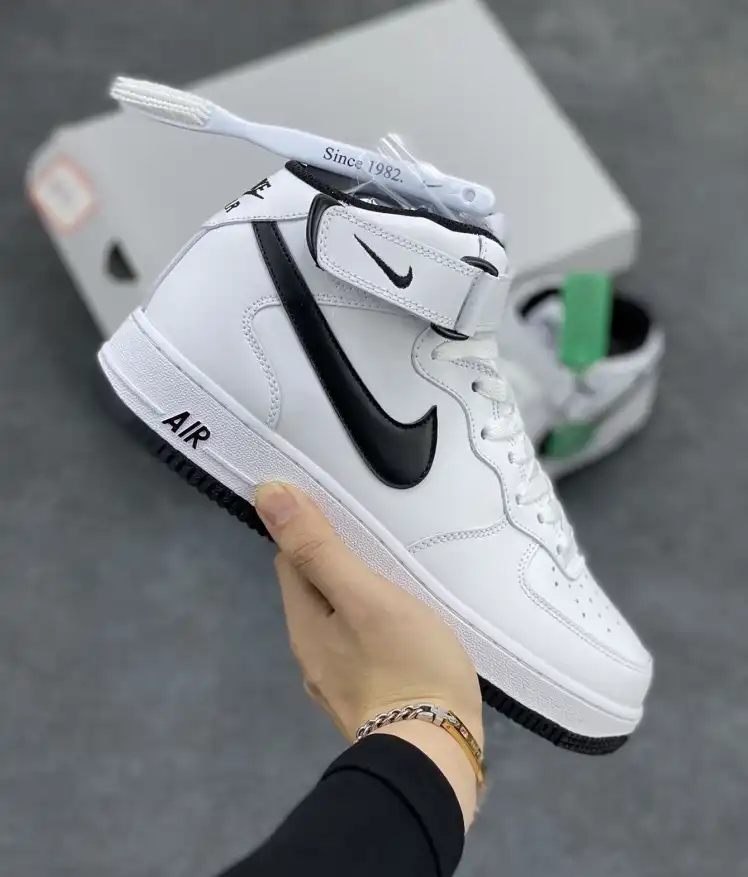 hype Nike Sneakers