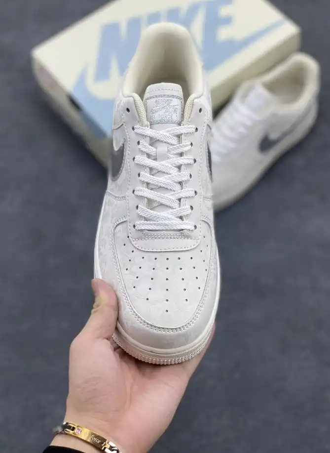 hype Nike Sneakers