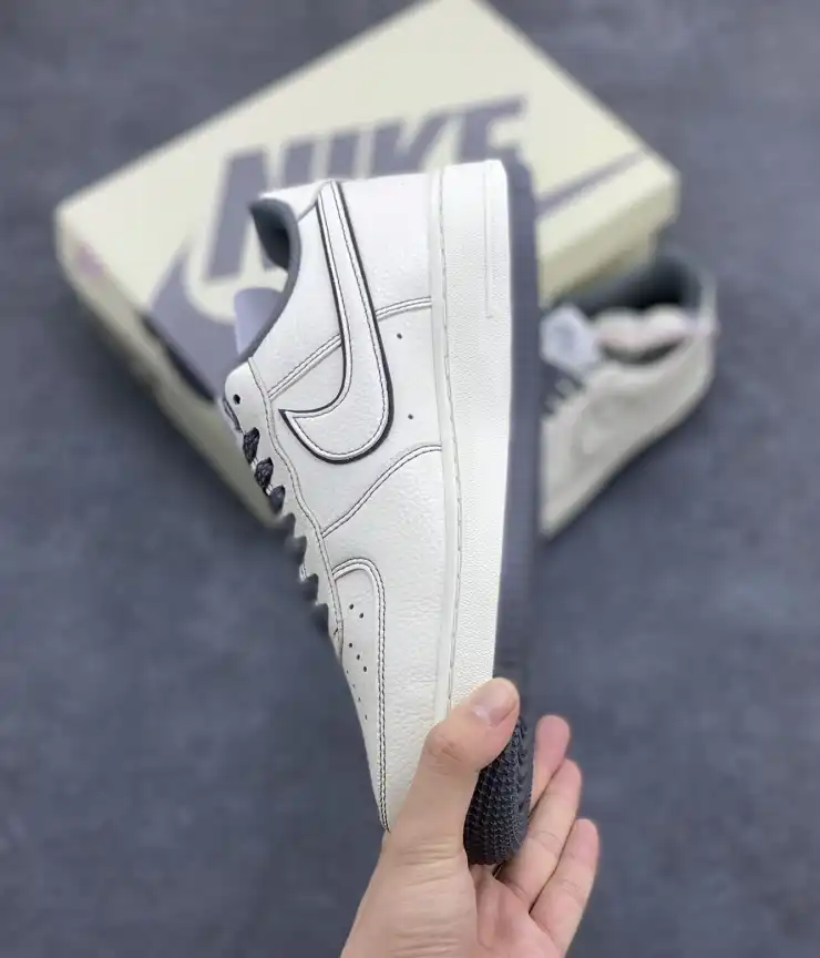 hype Nike Sneakers