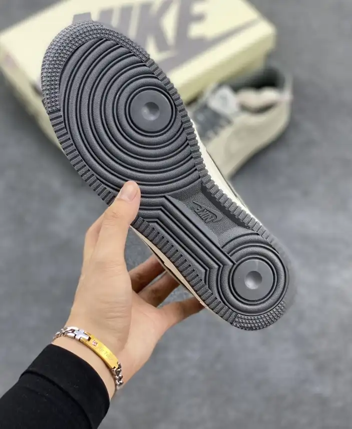 hype Nike Sneakers