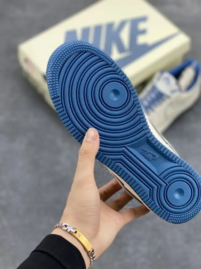 hype Nike Sneakers