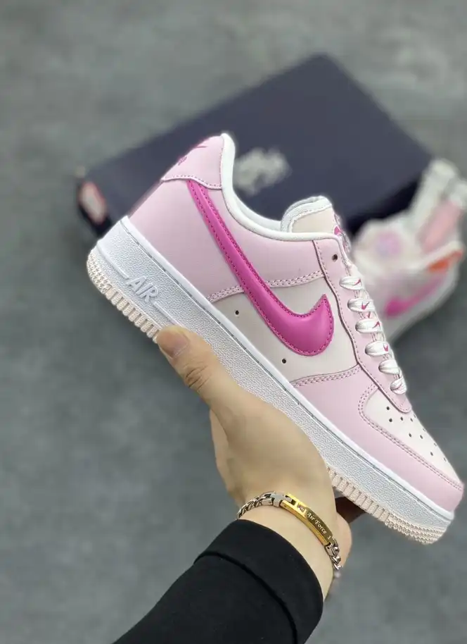 hype Nike Sneakers