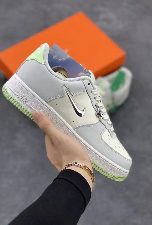 hype Nike Sneakers