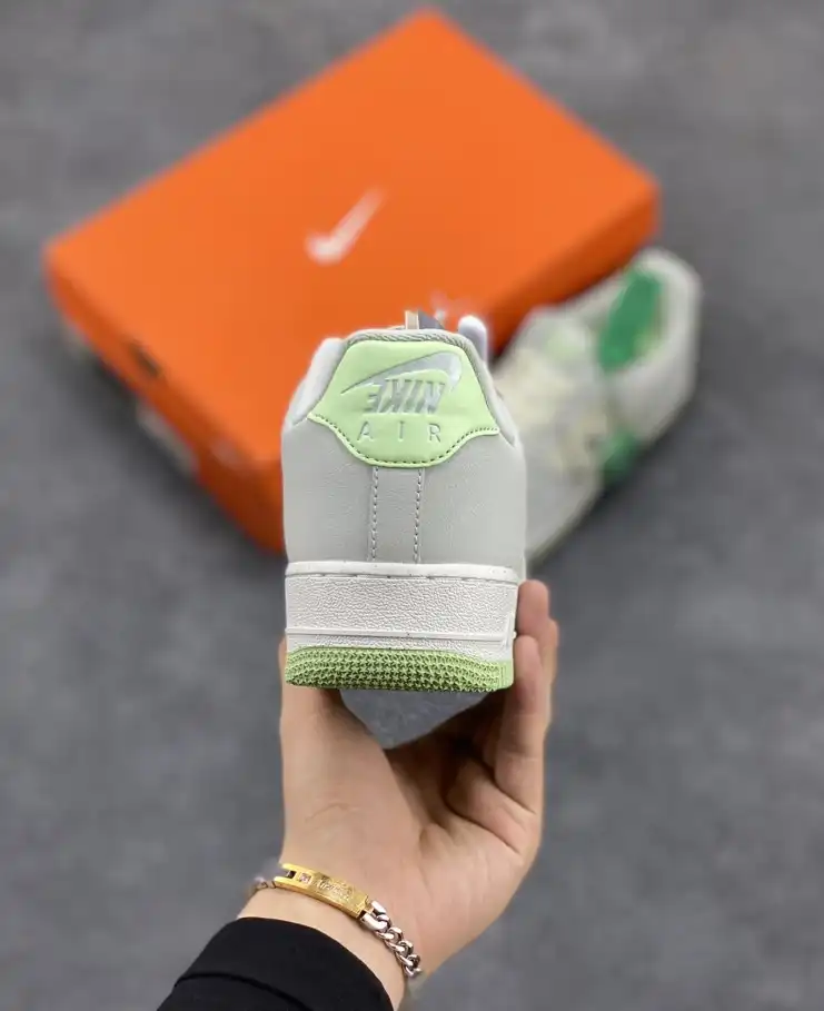 hype Nike Sneakers