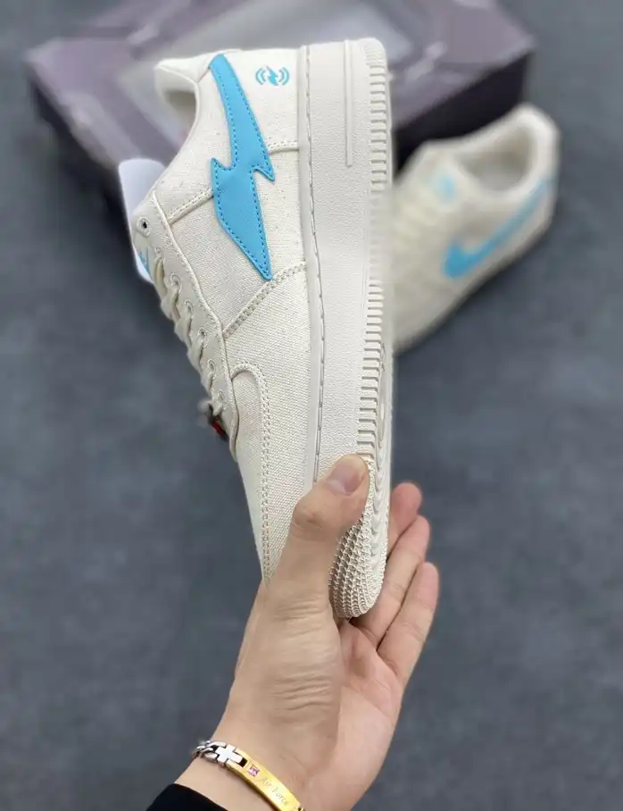 hype Nike Sneakers