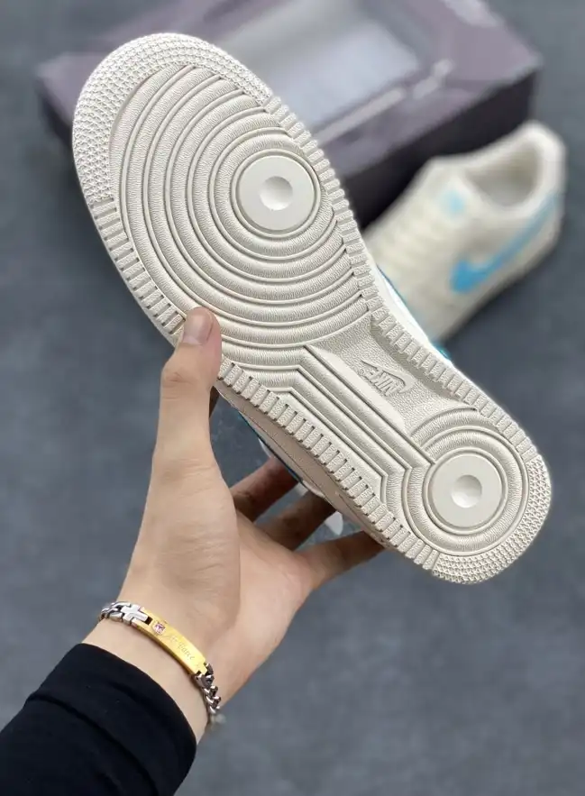 hype Nike Sneakers