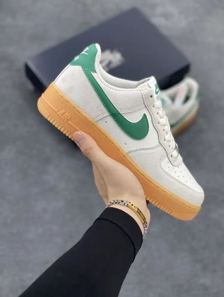 hype Nike Sneakers