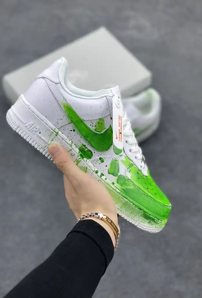 hype Nike Sneakers