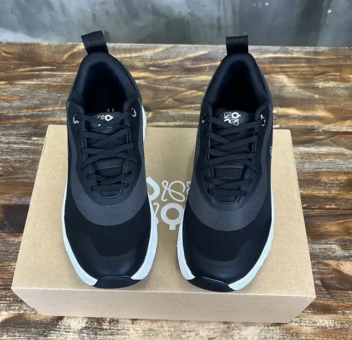 hype Loewe Sneakers