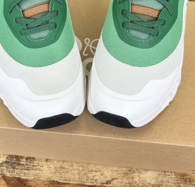 hype Loewe Sneakers