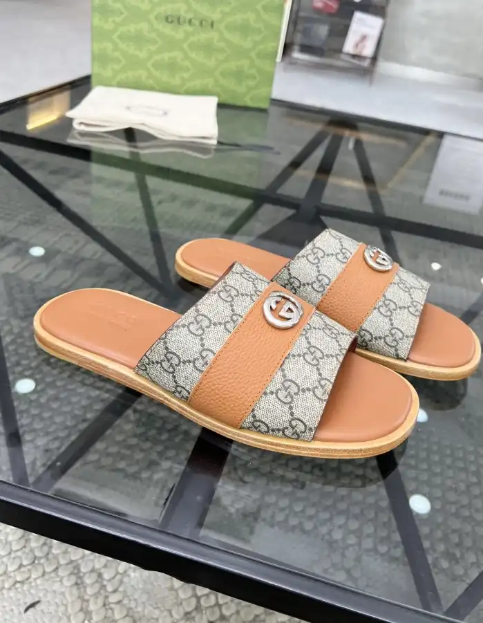 hype Gucci Slippers