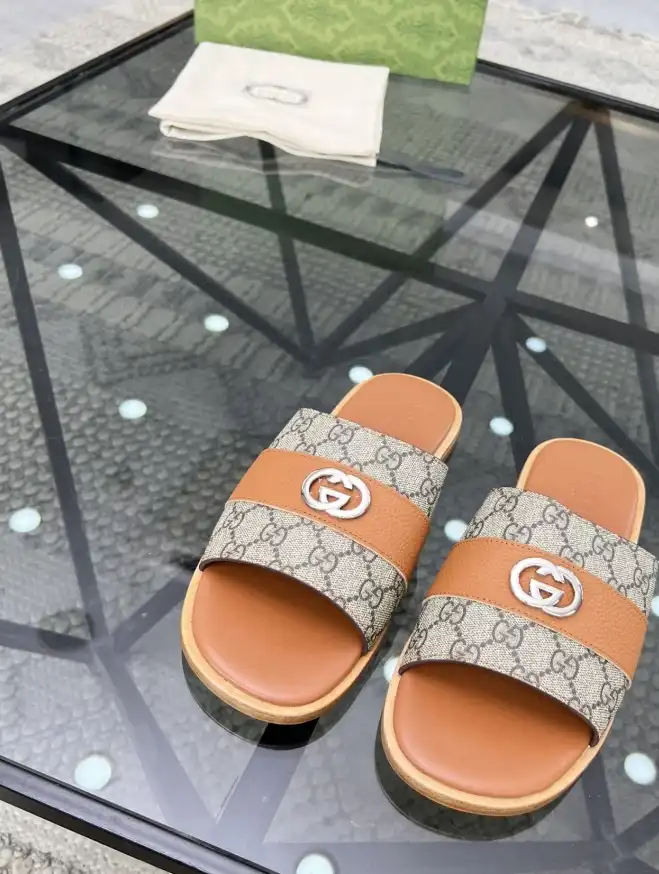 hype Gucci Slippers