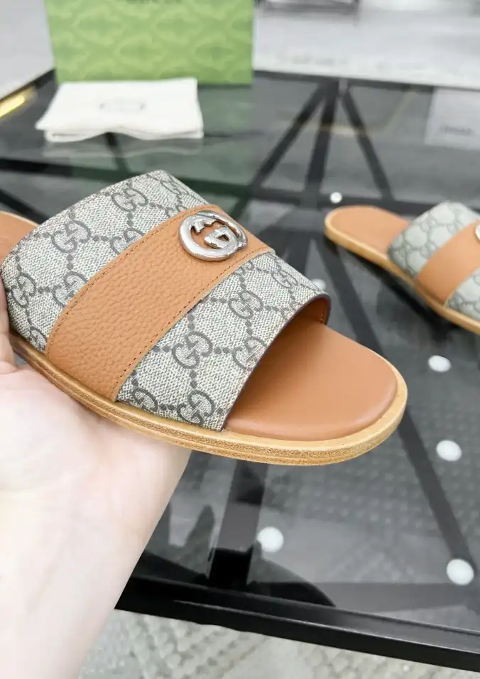 hype Gucci Slippers