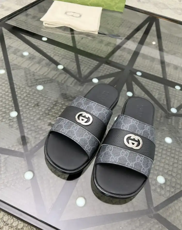 hype Gucci Slippers