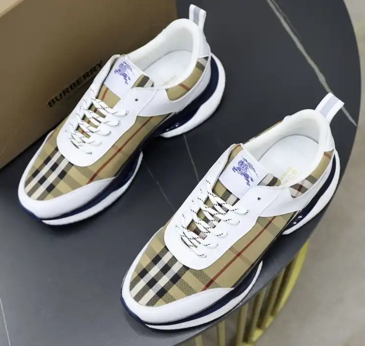 hype Burberry Sneakers