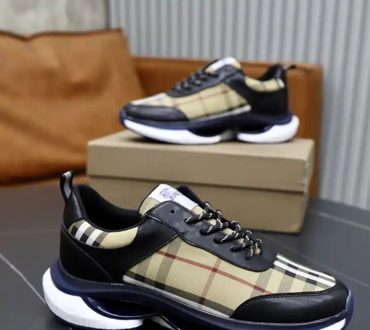 hype Burberry Sneakers