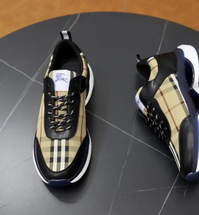 hype Burberry Sneakers