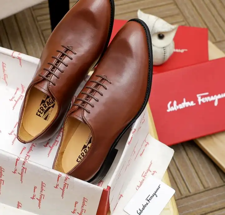 hype Ferragamo Leather Shoes