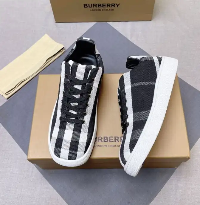 hype Burberry Sneakers