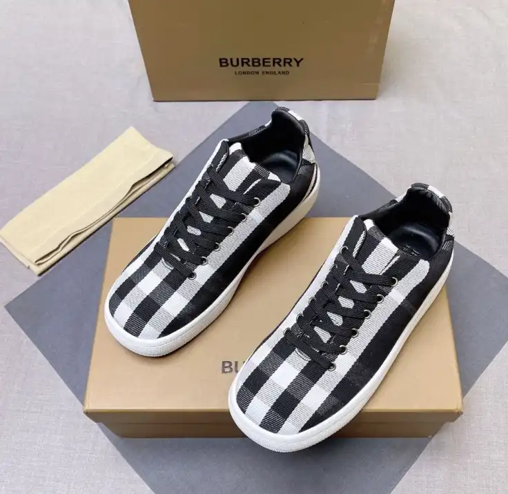 hype Burberry Sneakers