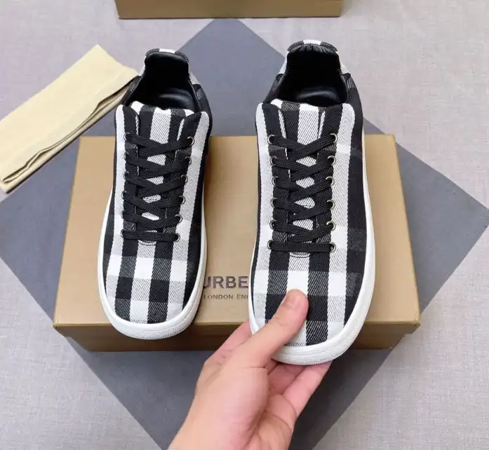 hype Burberry Sneakers