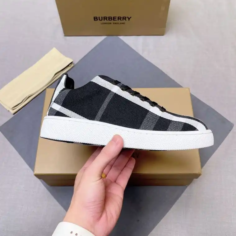 hype Burberry Sneakers