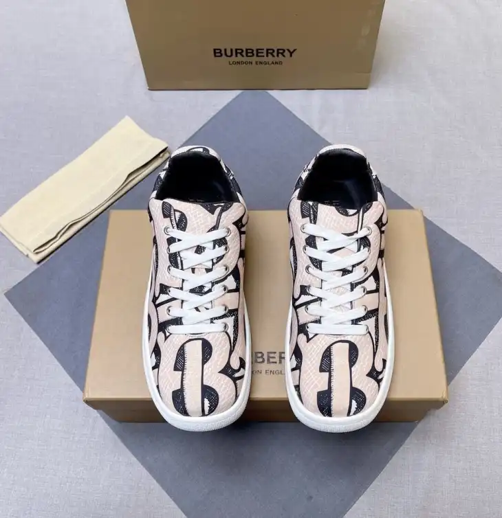 hype Burberry Sneakers