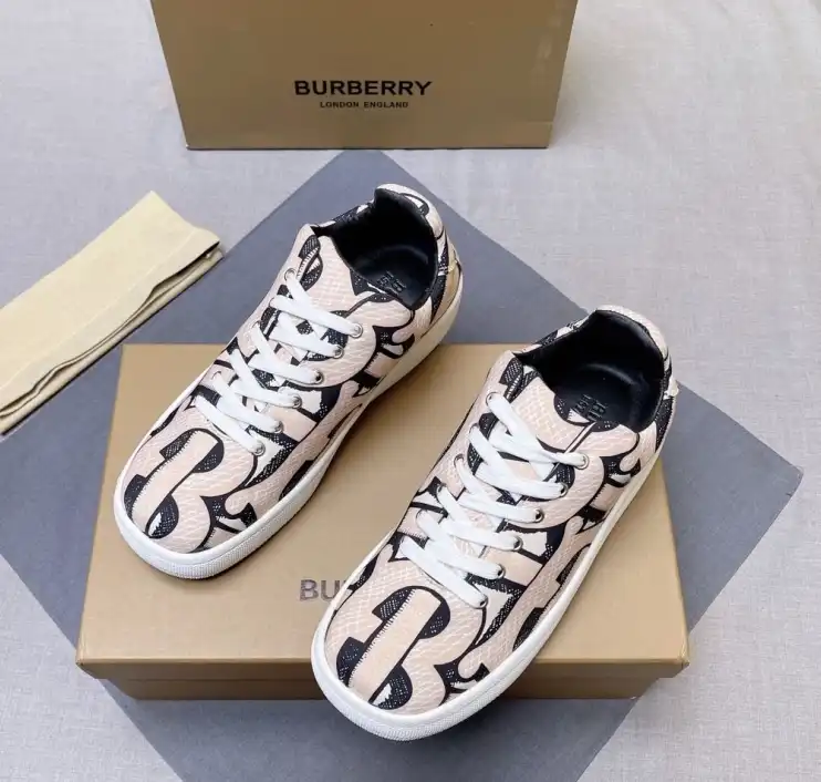 hype Burberry Sneakers