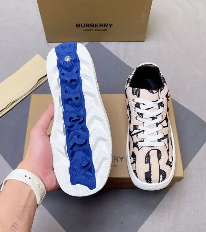 hype Burberry Sneakers