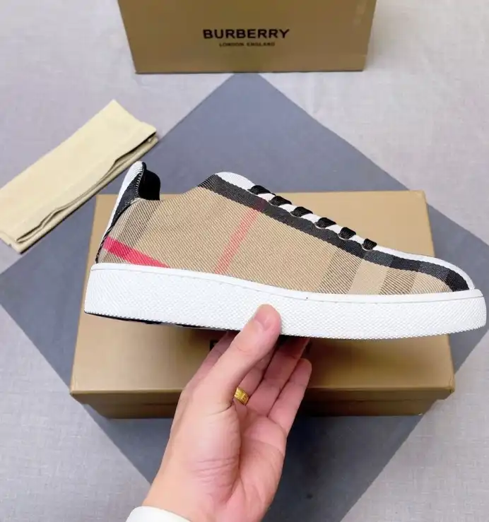 hype Burberry Sneakers