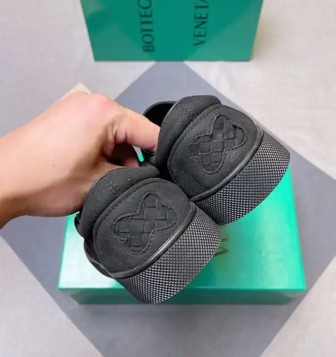 hype Bottega Veneta Slippers