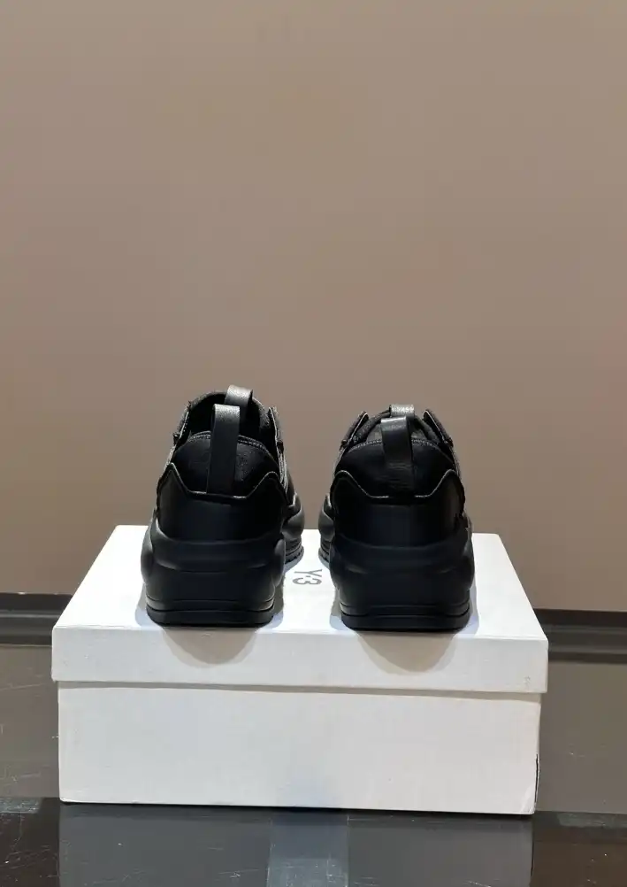 hype Adidas Sneakers