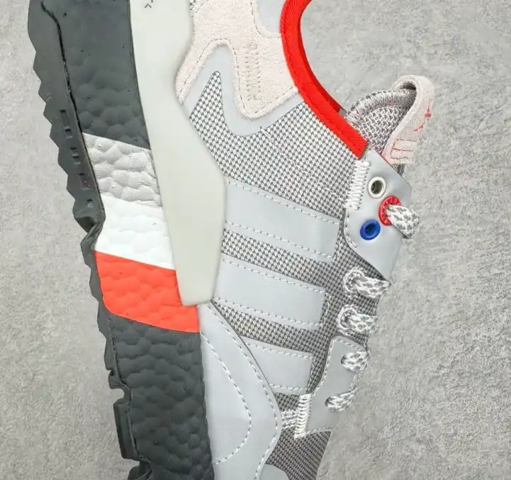 hype Adidas Sneakers