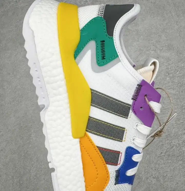 hype Adidas Sneakers