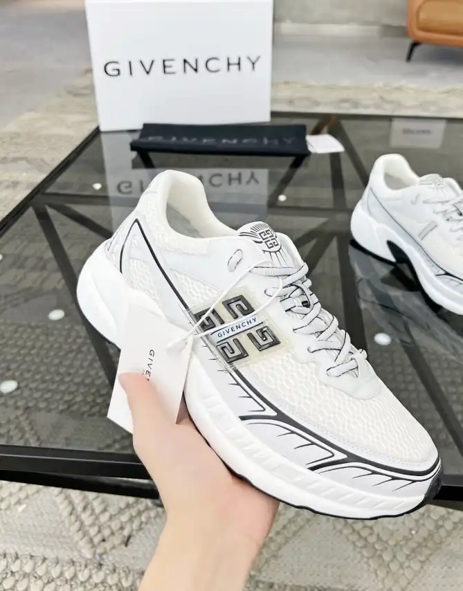 hype Givenchy Sneakers