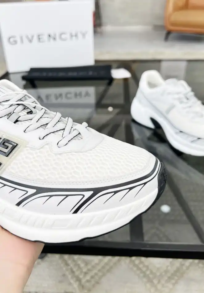 hype Givenchy Sneakers