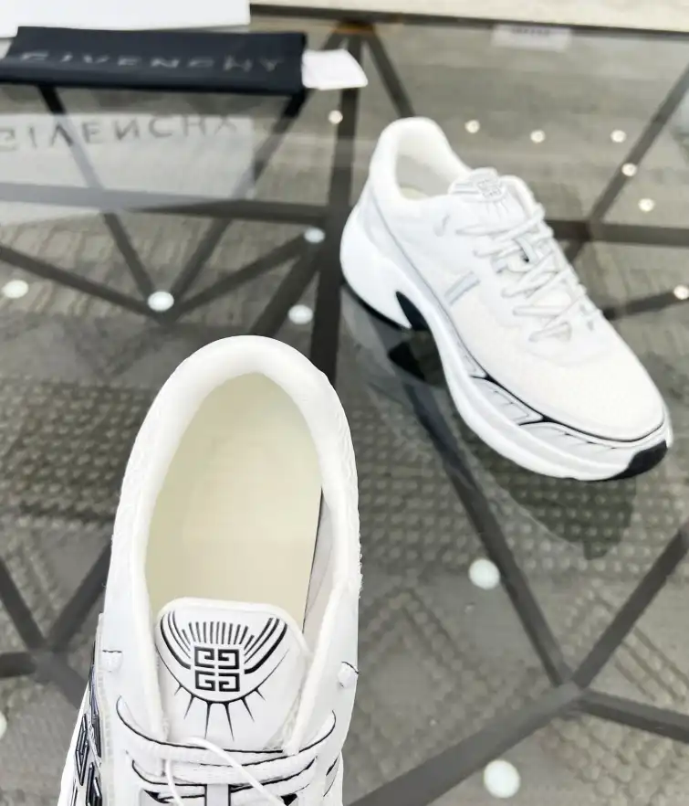 hype Givenchy Sneakers